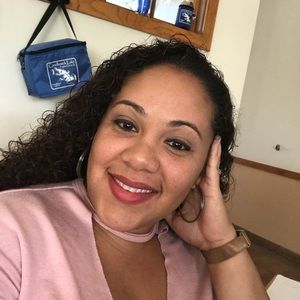 Meet your Posher, Alexis